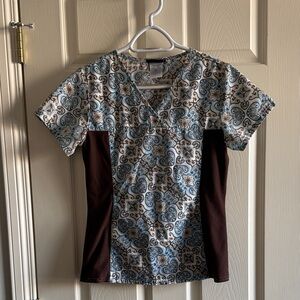 Cherokee Blue and Brown Patterned Short Sleeve Top